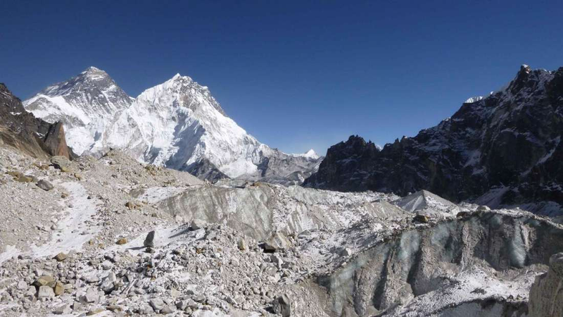 Illustration for article titled Imágenes desclasificadas de la Guerra Fría revelan cómo la pérdida de hielo en Himalaya se ha duplicado en 40 años